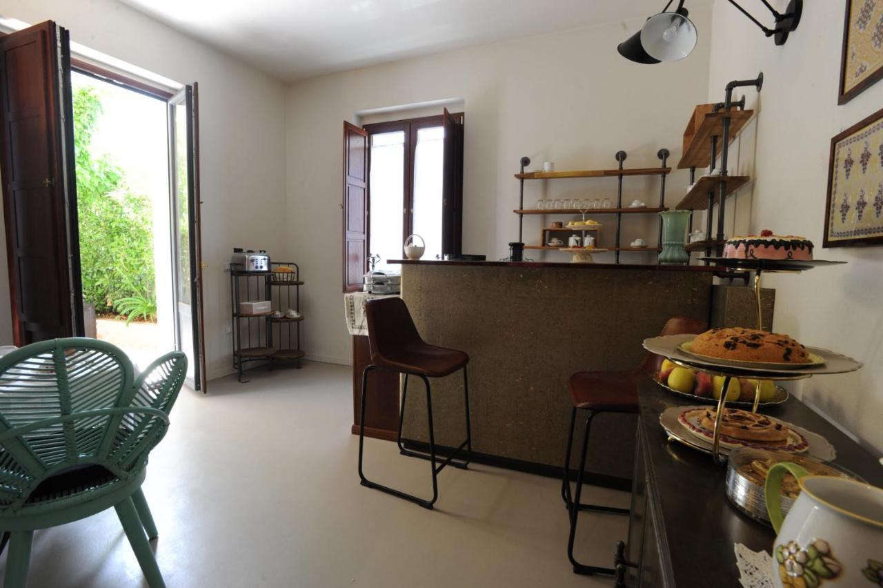 Palazzo Scura Bed & Breakfast Vaccarizzo Albanese Exterior photo