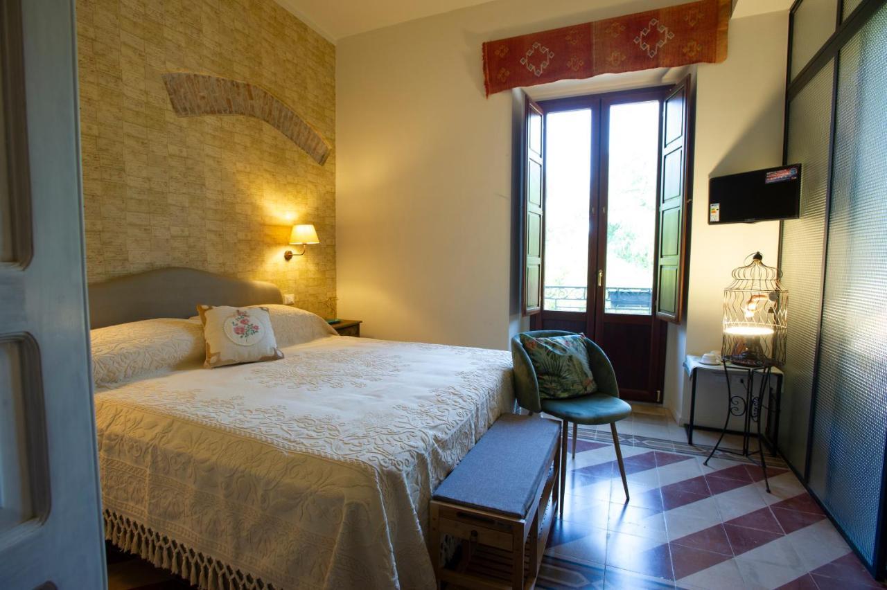 Palazzo Scura Bed & Breakfast Vaccarizzo Albanese Exterior photo